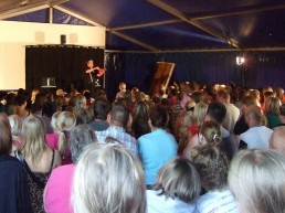 Kinderzaubershow im Zelt mit Tim Jantzen